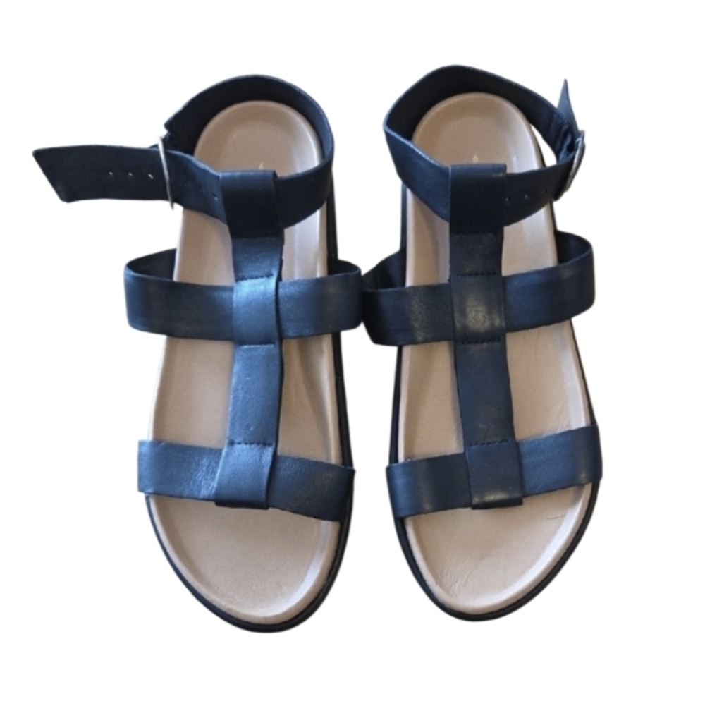Beek Black Leather Platform T-Strap Sandal with Buckle - Picture 2 of 9